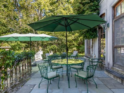 28 West Chestnut Hill Road Litchfield CT 06759