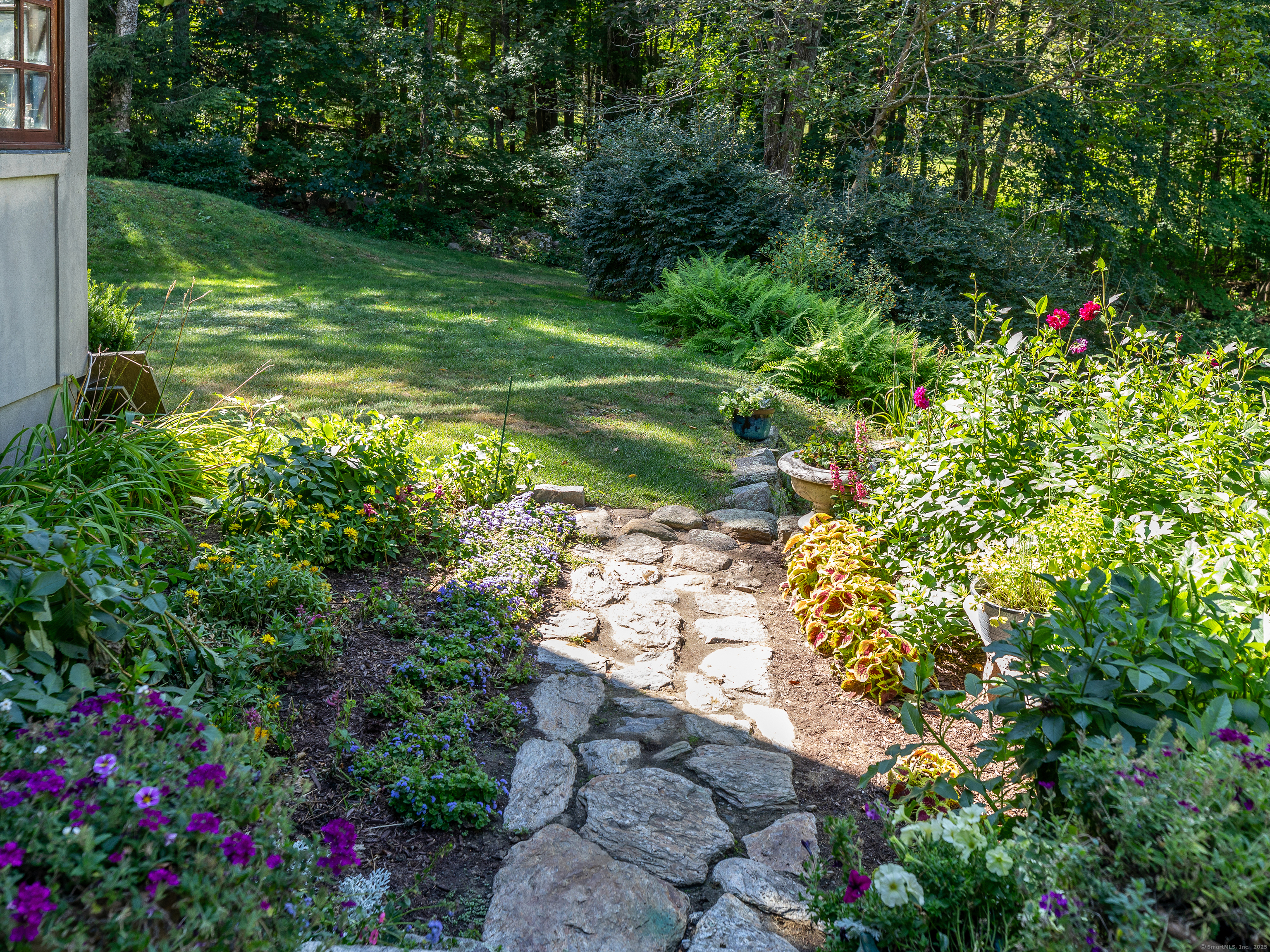 28 West Chestnut Hill Road Litchfield CT 06759