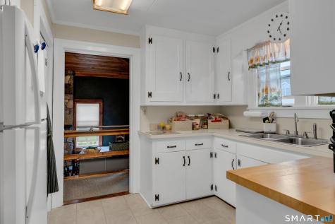 32 Summer Street Guilford CT 06437