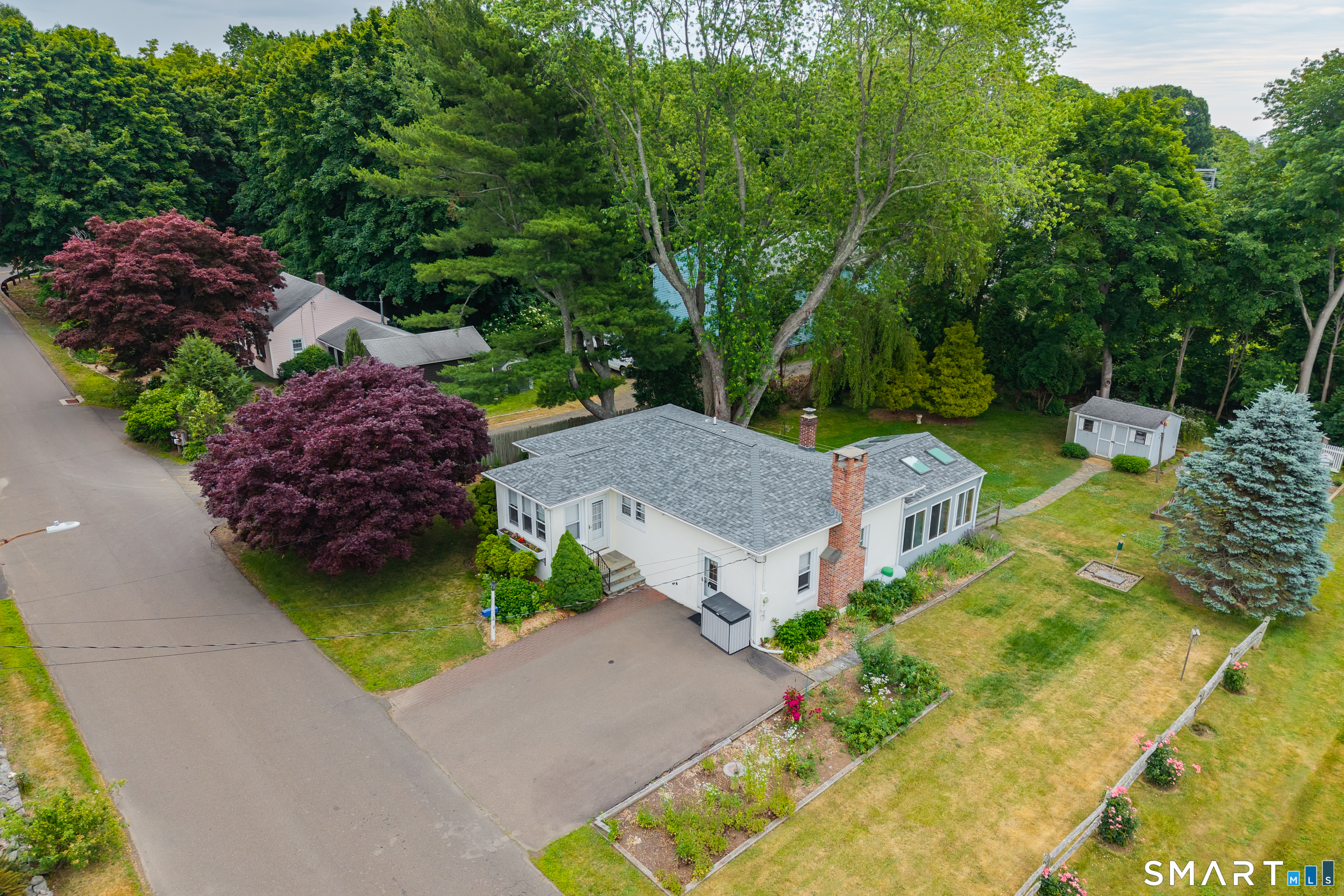 32 Summer Street Guilford CT 06437