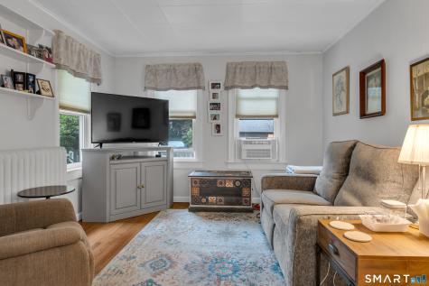 32 Summer Street Guilford CT 06437