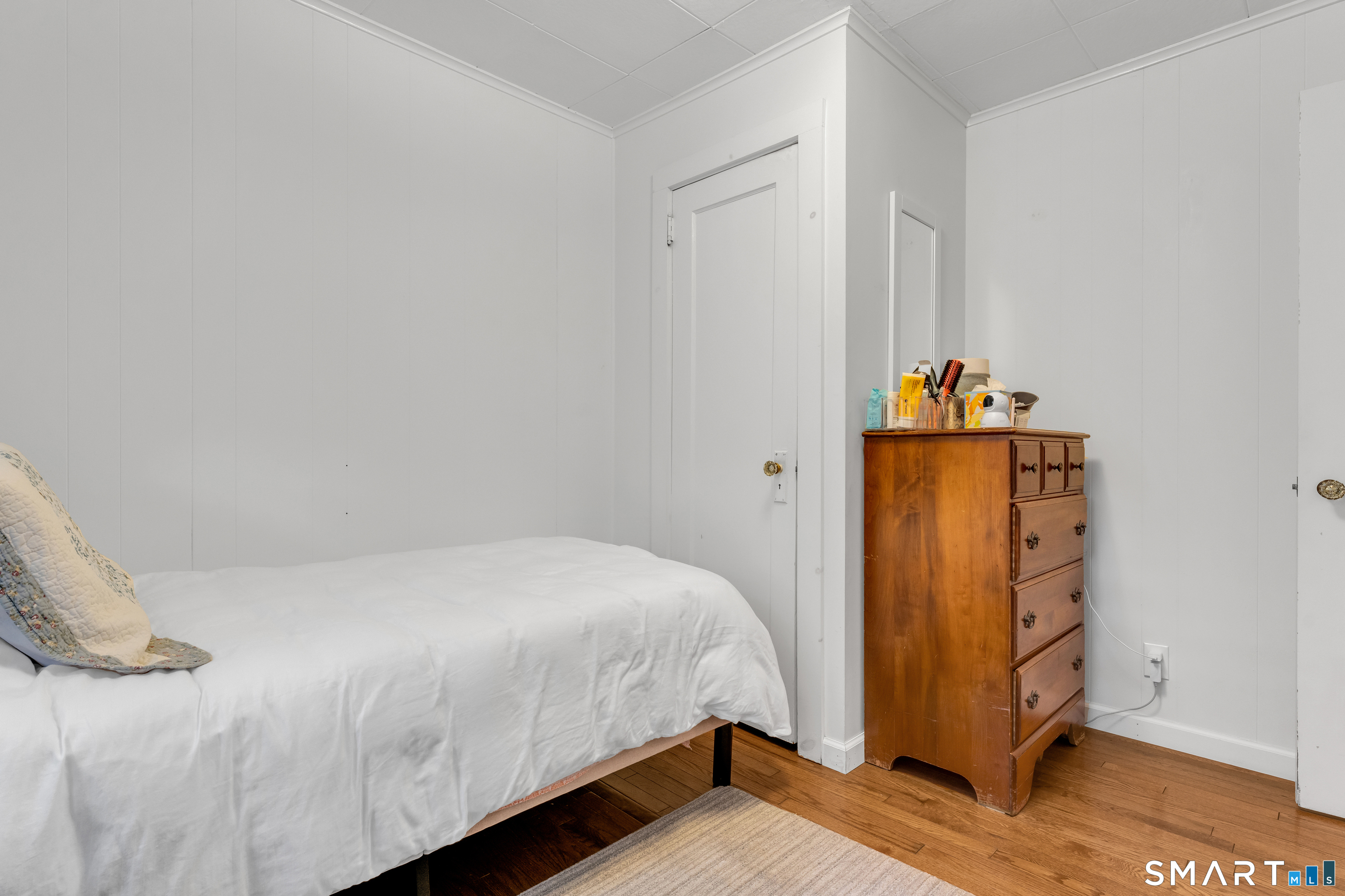 32 Summer Street Guilford CT 06437