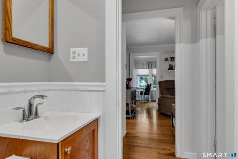 32 Summer Street Guilford CT 06437
