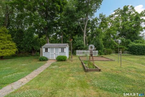 32 Summer Street Guilford CT 06437