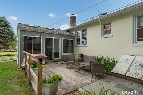 32 Summer Street Guilford CT 06437