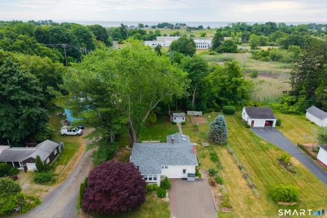 32 Summer Street Guilford CT 06437