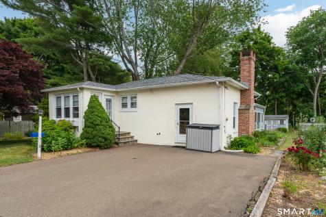 32 Summer Street Guilford CT 06437