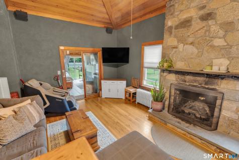 32 Summer Street Guilford CT 06437