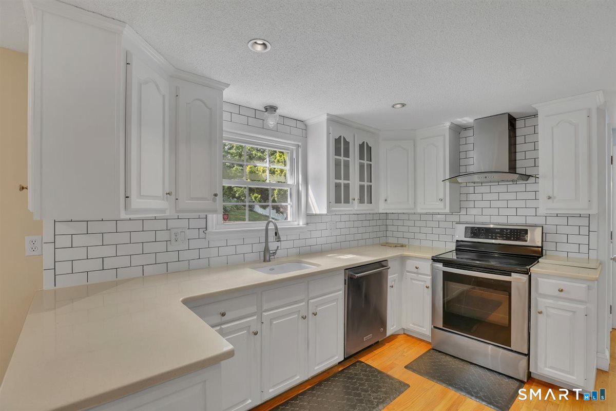 117 Hyde Road West Hartford CT 06117