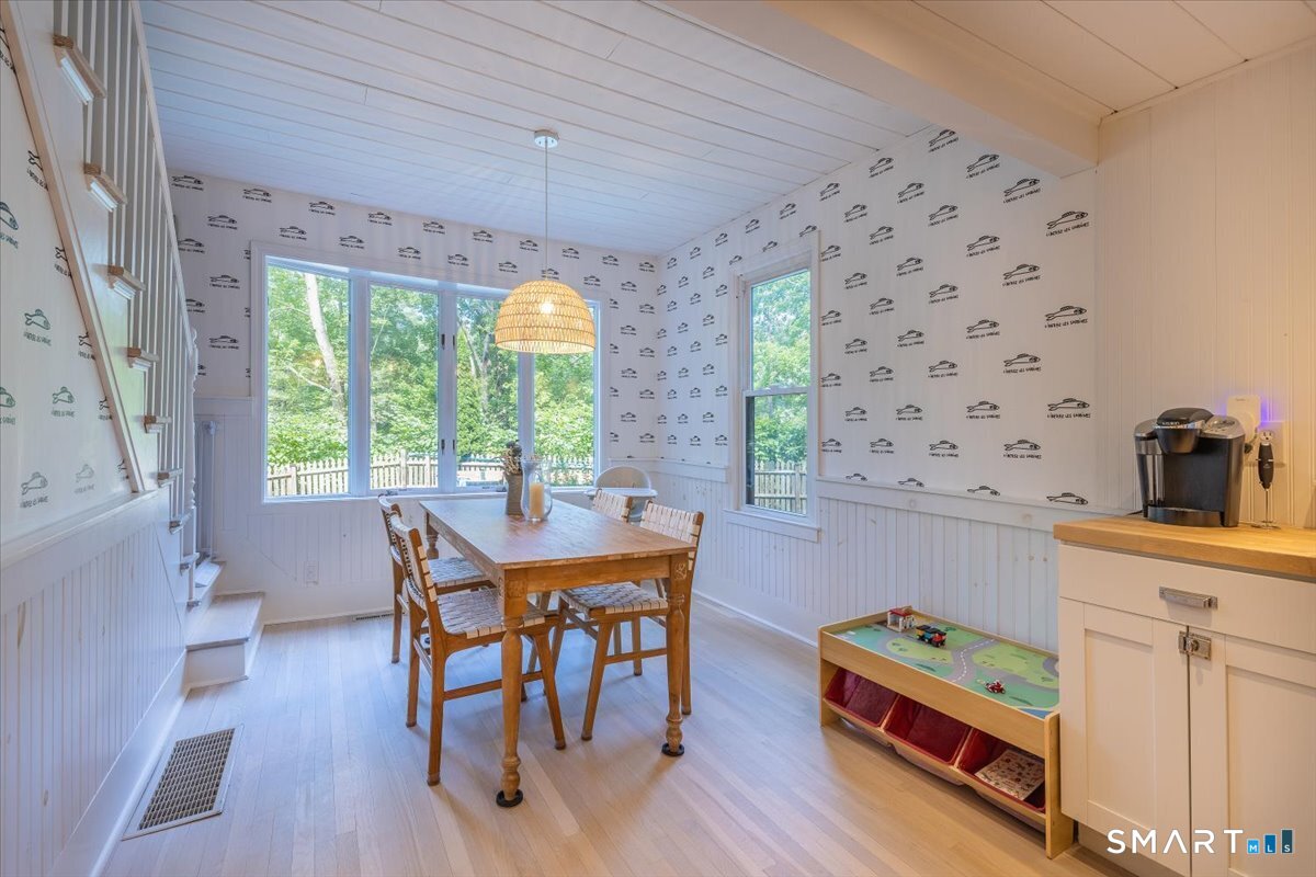 24 Steinmann Avenue Middlebury CT 06762