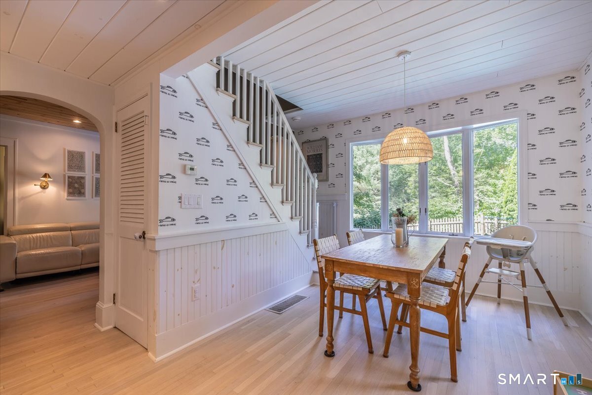 24 Steinmann Avenue Middlebury CT 06762