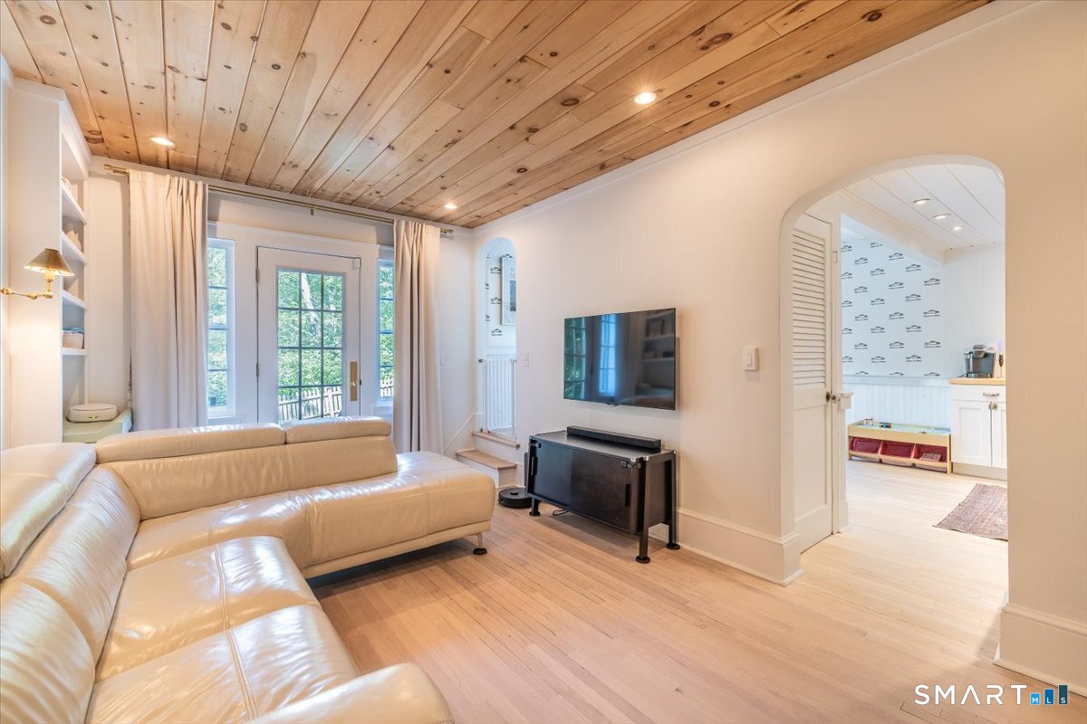 24 Steinmann Avenue Middlebury CT 06762