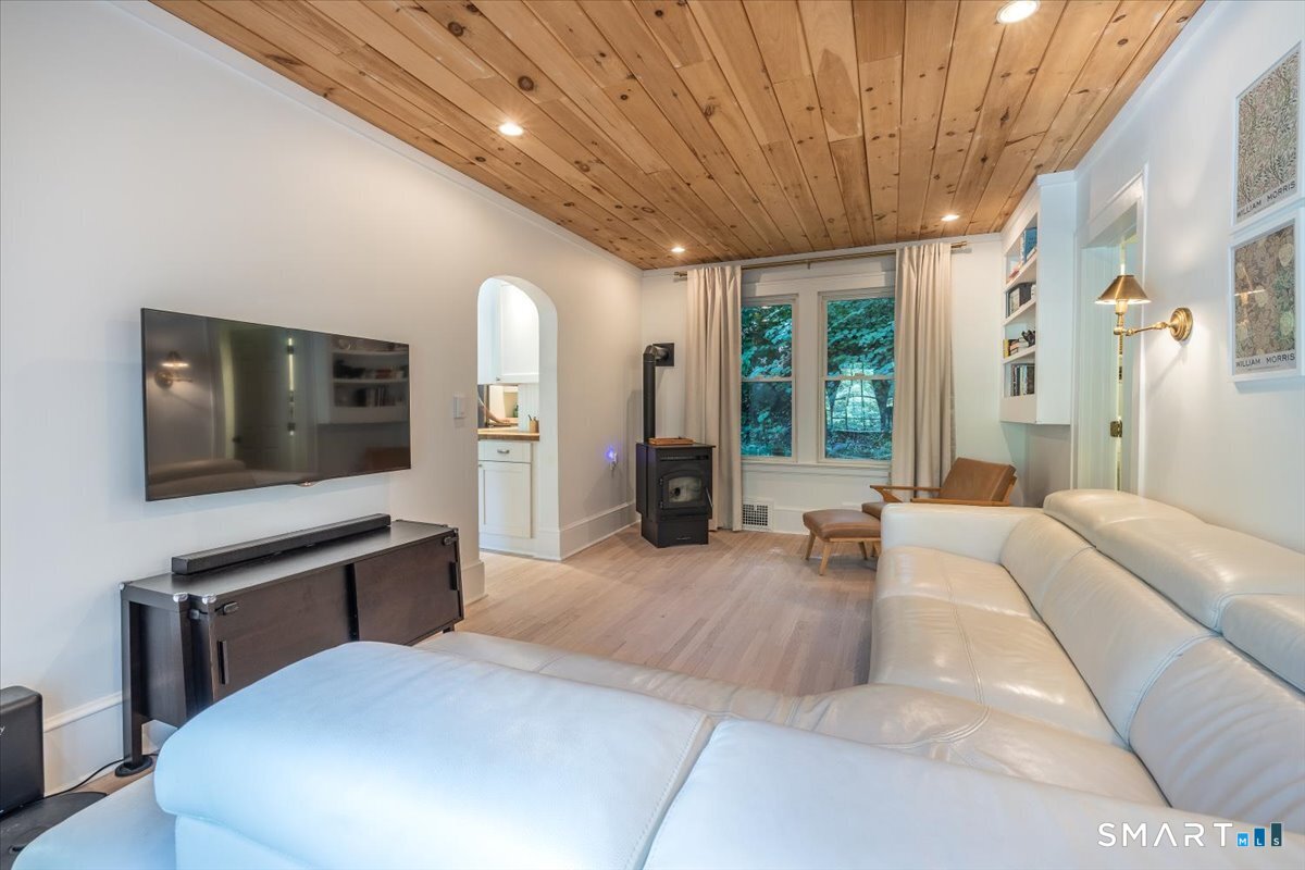 24 Steinmann Avenue Middlebury CT 06762