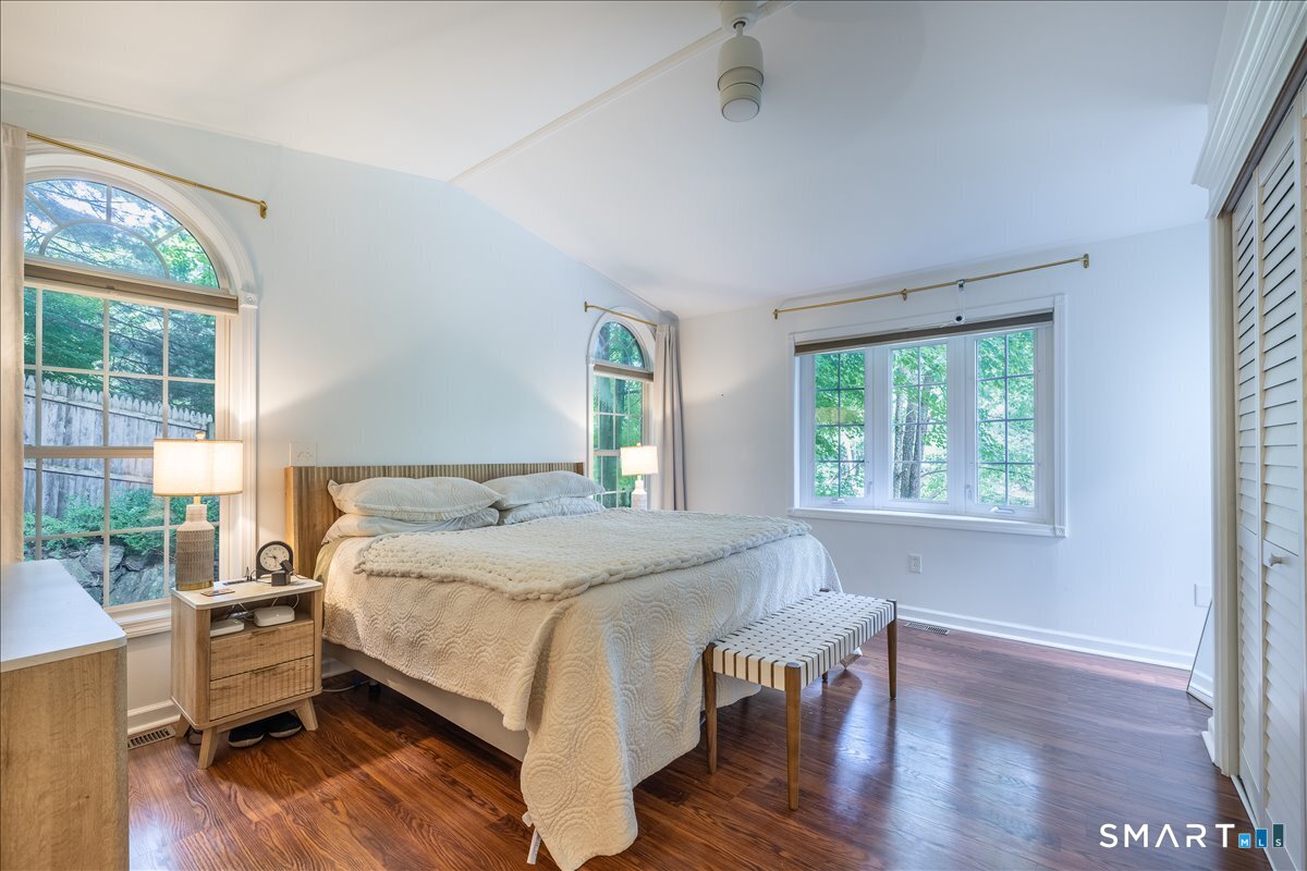 24 Steinmann Avenue Middlebury CT 06762