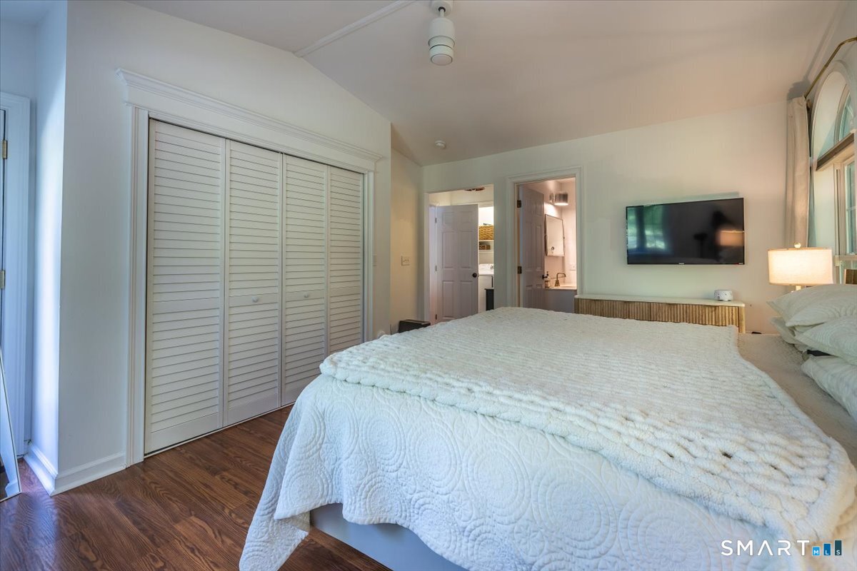 24 Steinmann Avenue Middlebury CT 06762