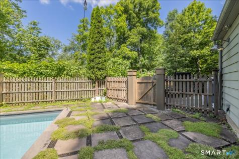 24 Steinmann Avenue Middlebury CT 06762