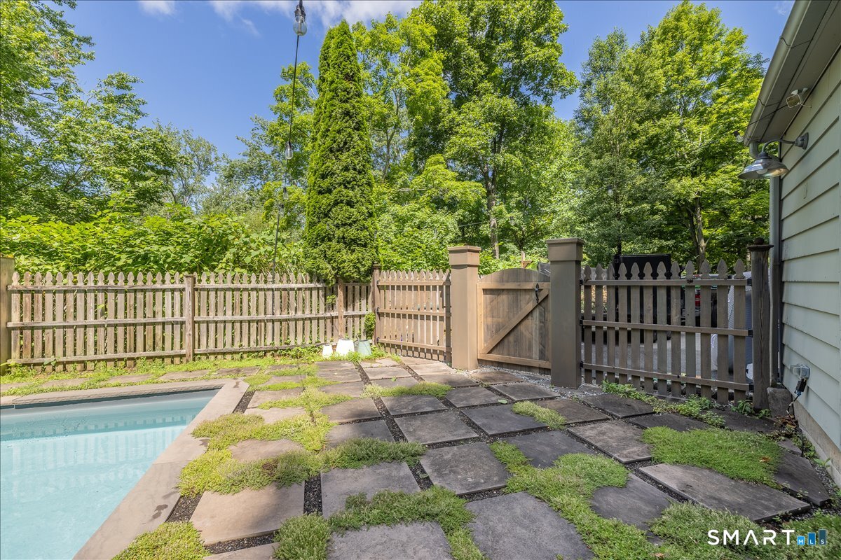 24 Steinmann Avenue Middlebury CT 06762