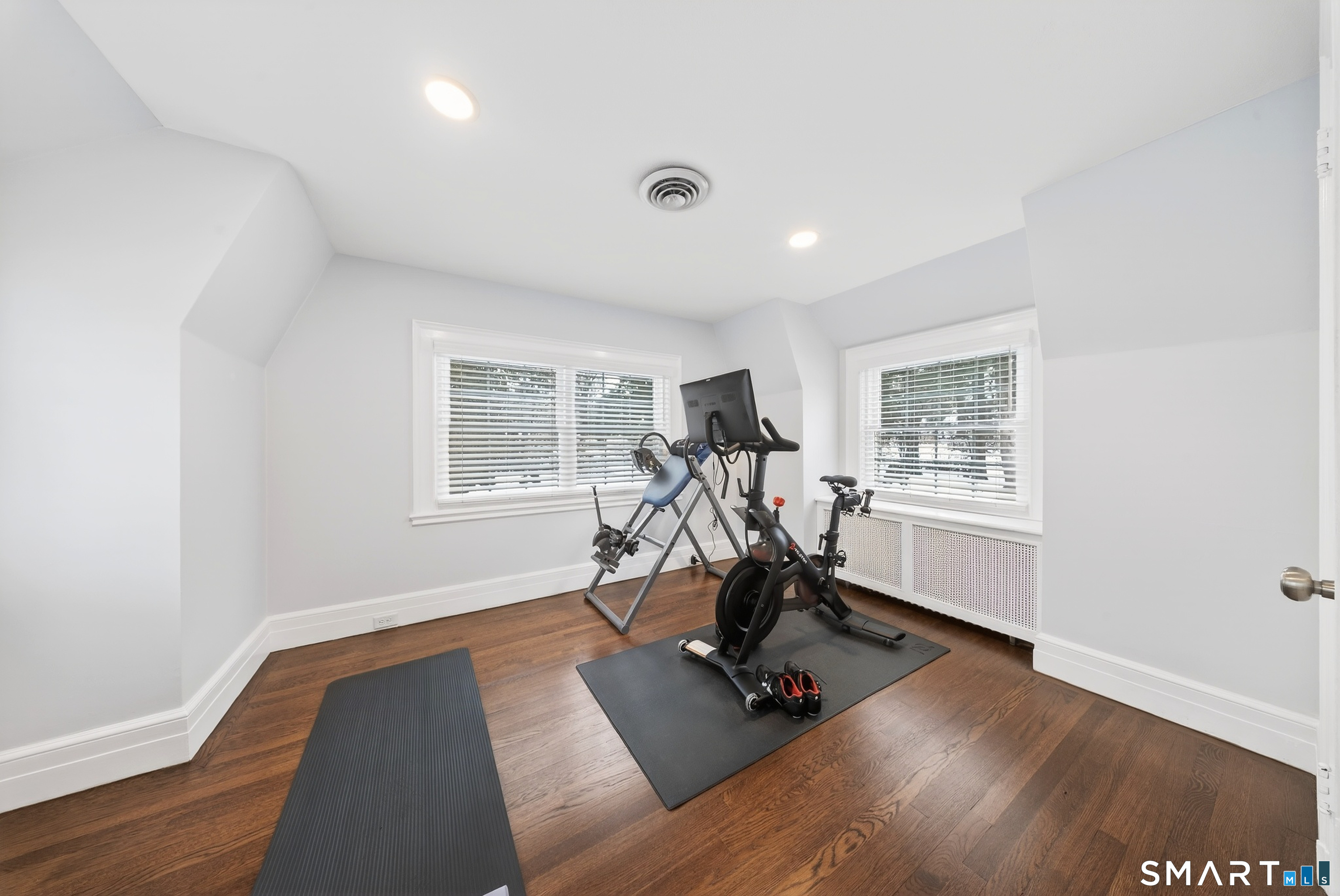 69 Bloomfield Avenue Hartford CT 06105