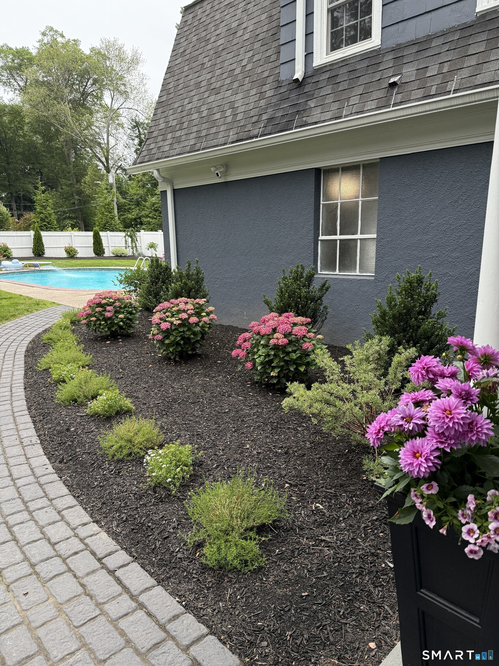 69 Bloomfield Avenue Hartford CT 06105