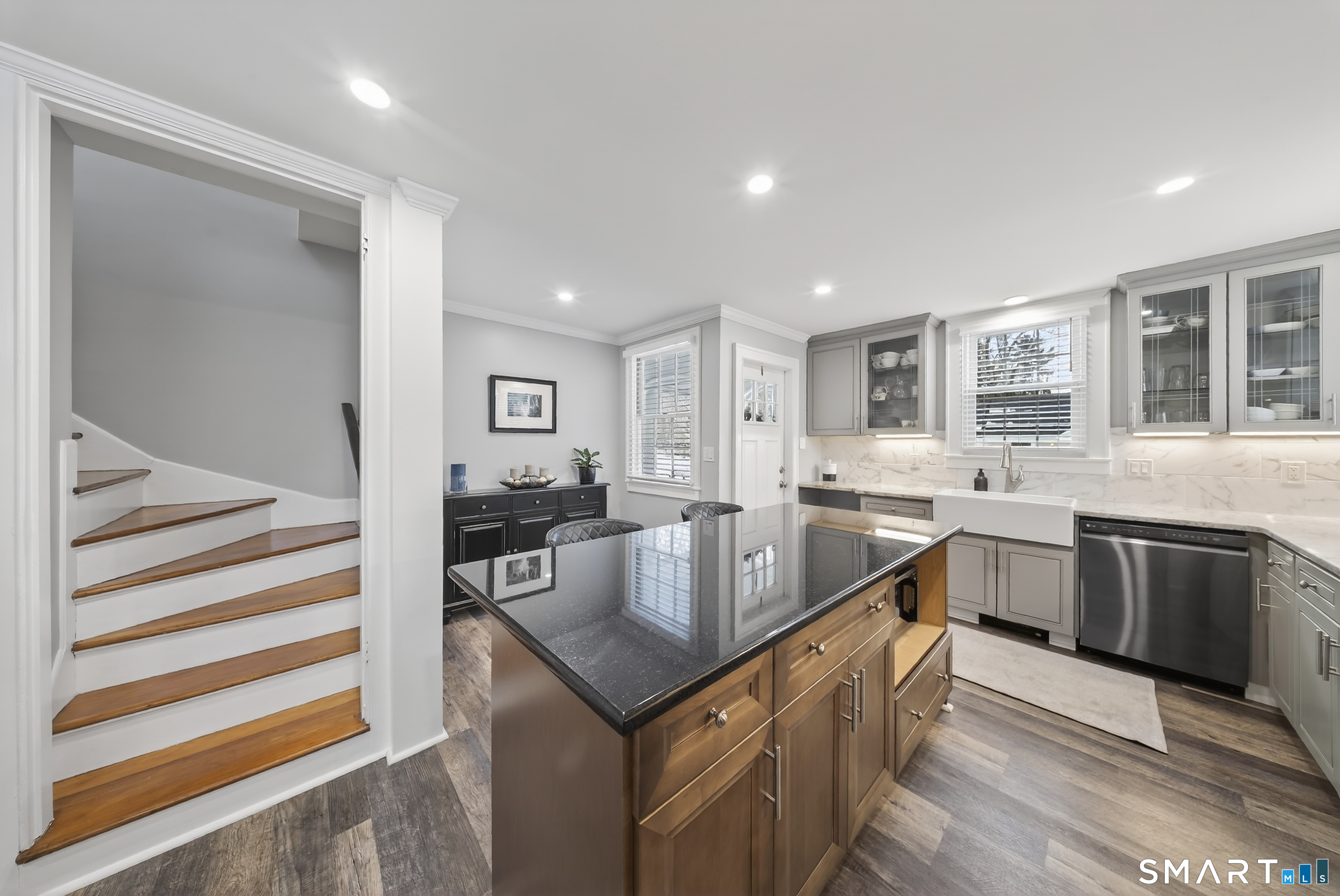 69 Bloomfield Avenue Hartford CT 06105