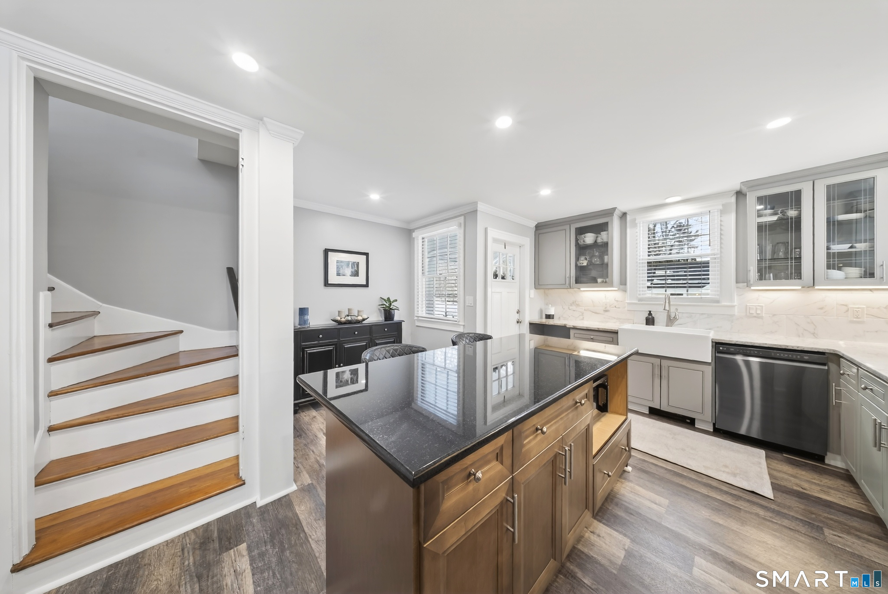 69 Bloomfield Avenue Hartford CT 06105