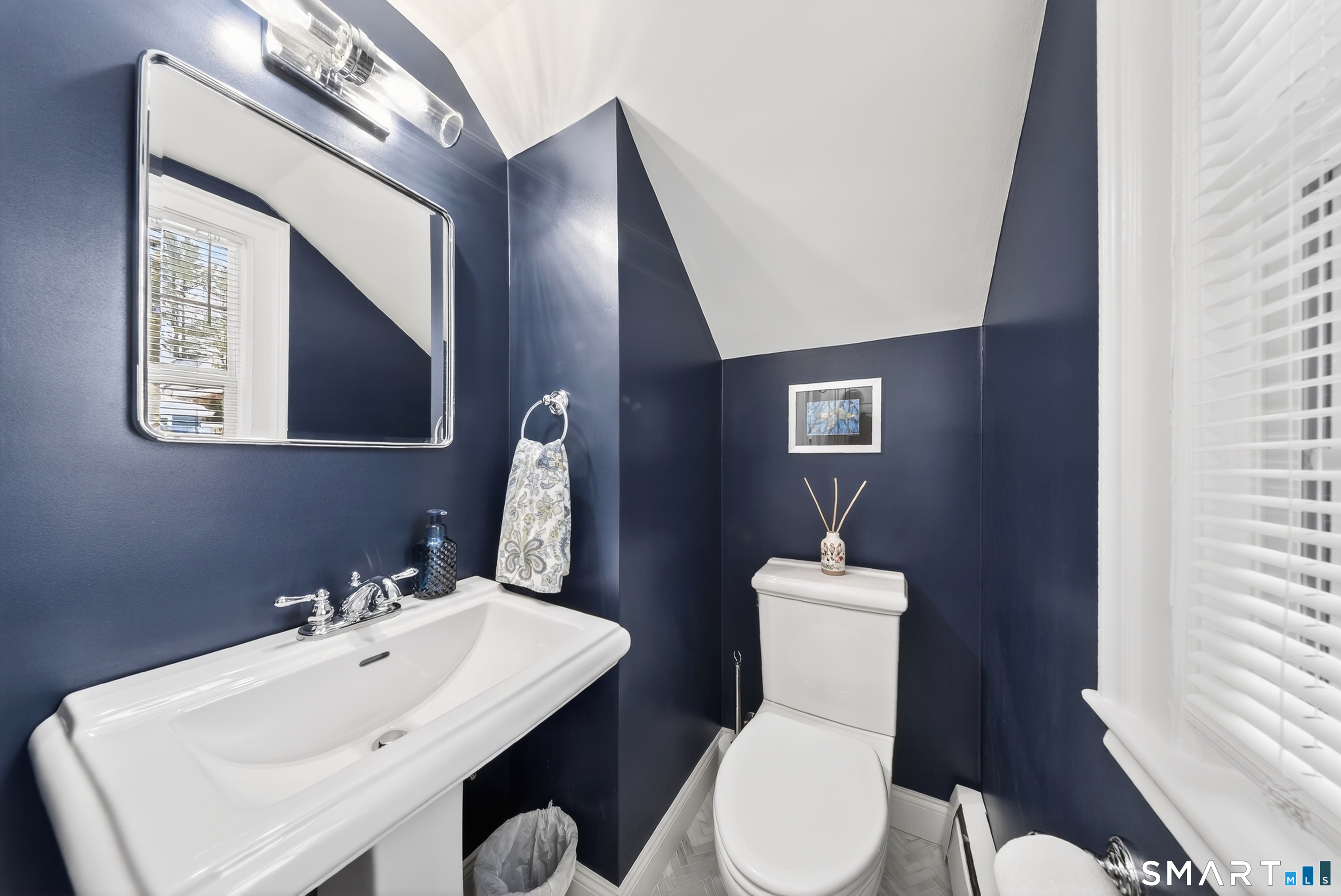 69 Bloomfield Avenue Hartford CT 06105