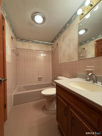 77 Winthrop Road Manchester CT 06040