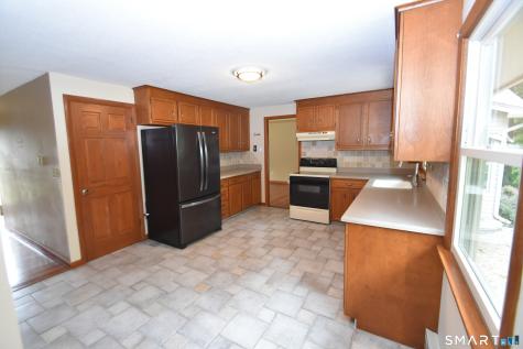 77 Winthrop Road Manchester CT 06040