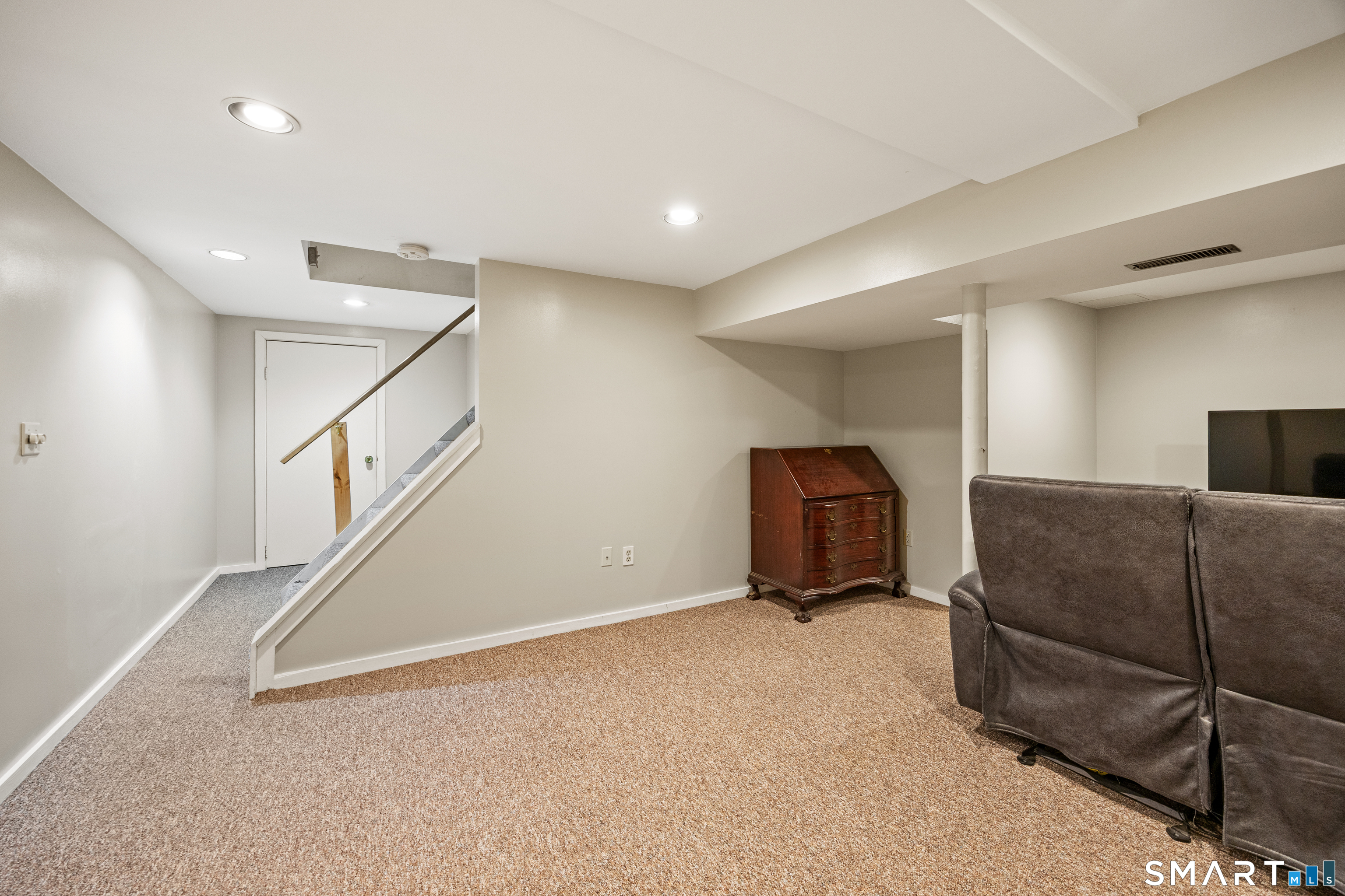 62 Essex Street Manchester CT 06040