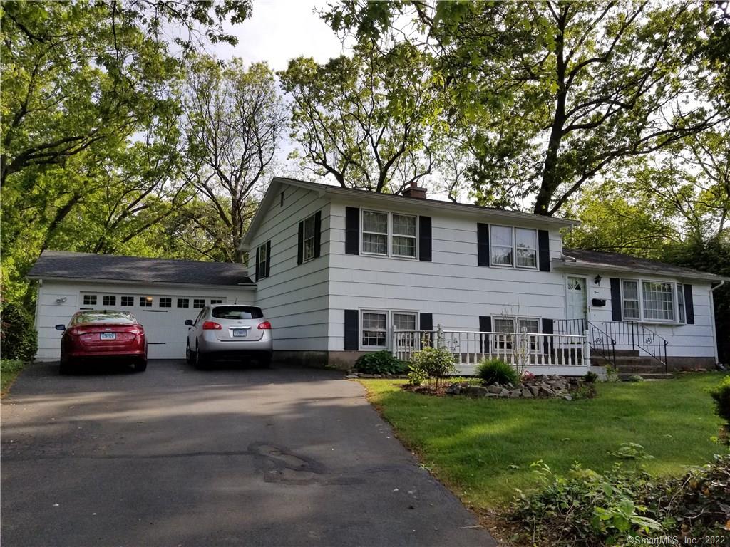 4 Larson Drive North Haven CT 06473