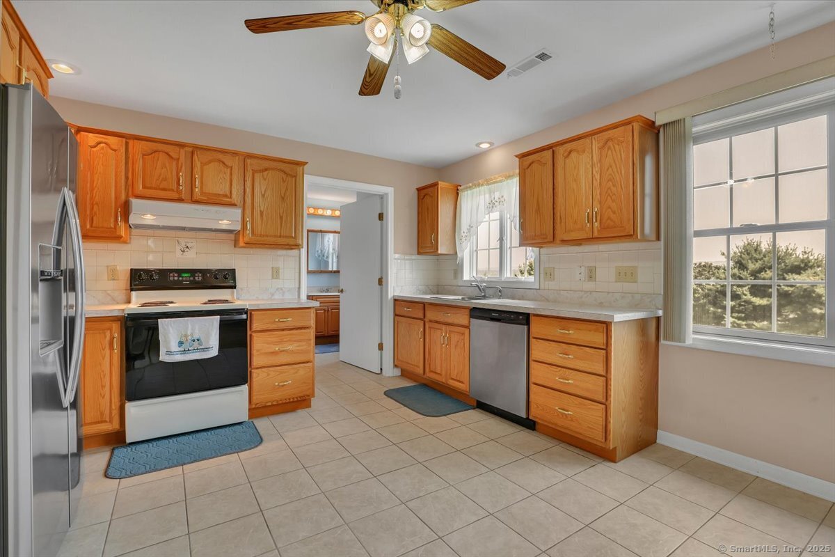 107 Trumbull Lane South Windsor CT 06074