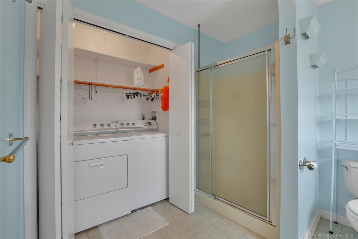 107 Trumbull Lane South Windsor CT 06074