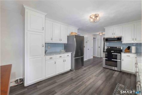 559 East Street Hebron CT 06248
