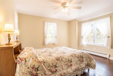 74/76 Towantic Hill Road Oxford CT 06478