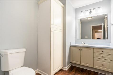 74/76 Towantic Hill Road Oxford CT 06478