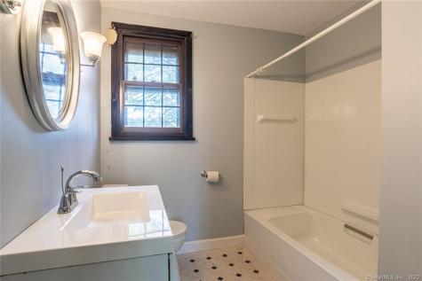 74/76 Towantic Hill Road Oxford CT 06478