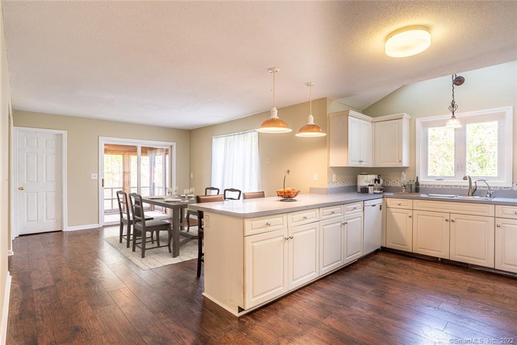 74/76 Towantic Hill Road Oxford CT 06478