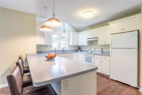 74/76 Towantic Hill Road Oxford CT 06478