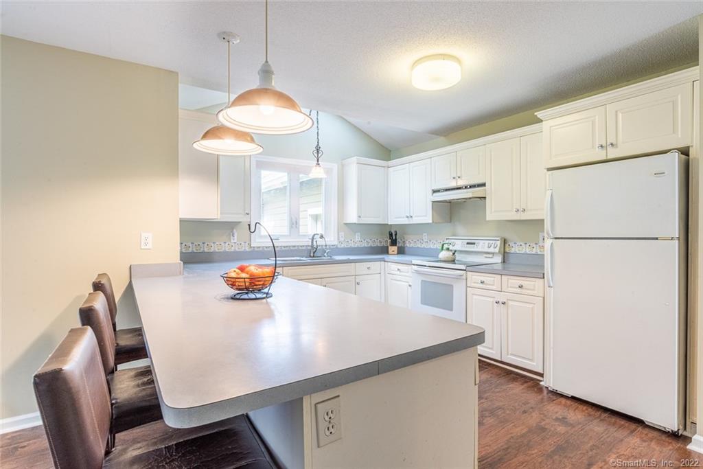 74/76 Towantic Hill Road Oxford CT 06478
