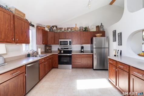 32 Angela Drive East Haven CT 06512