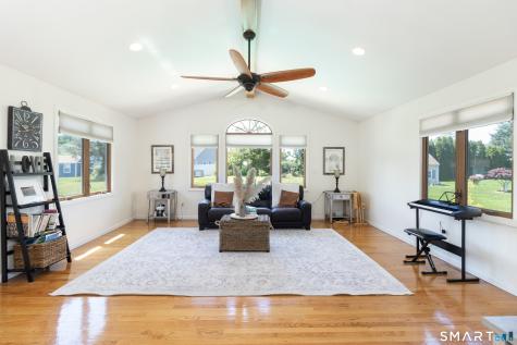 32 Angela Drive East Haven CT 06512