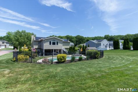 32 Angela Drive East Haven CT 06512