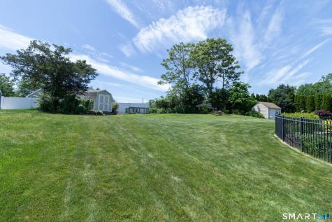 32 Angela Drive East Haven CT 06512