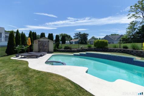 32 Angela Drive East Haven CT 06512