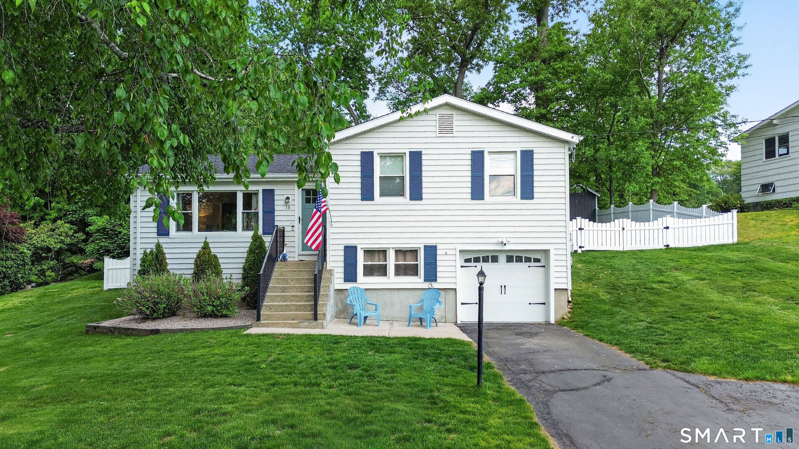 15 Riverside Drive Branford CT 06405