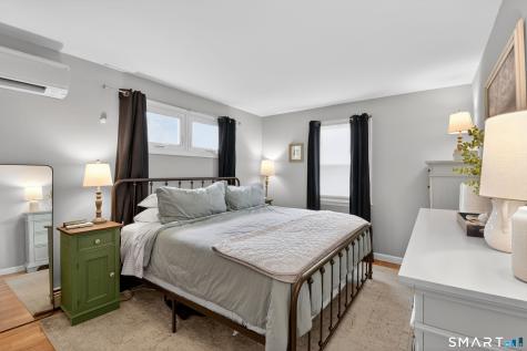 15 Riverside Drive Branford CT 06405