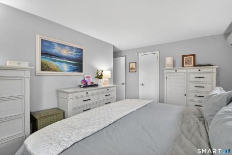 15 Riverside Drive Branford CT 06405