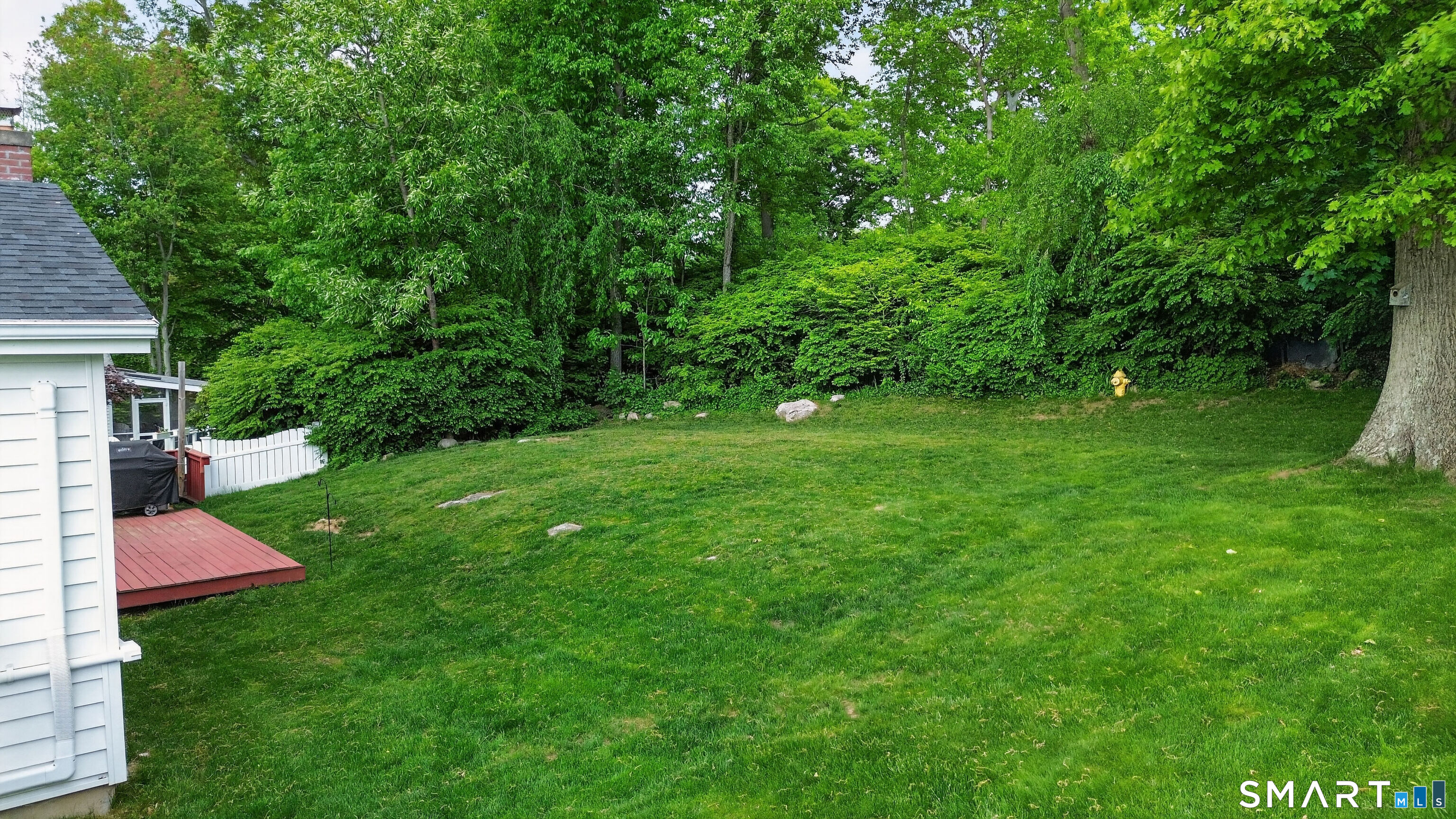 15 Riverside Drive Branford CT 06405