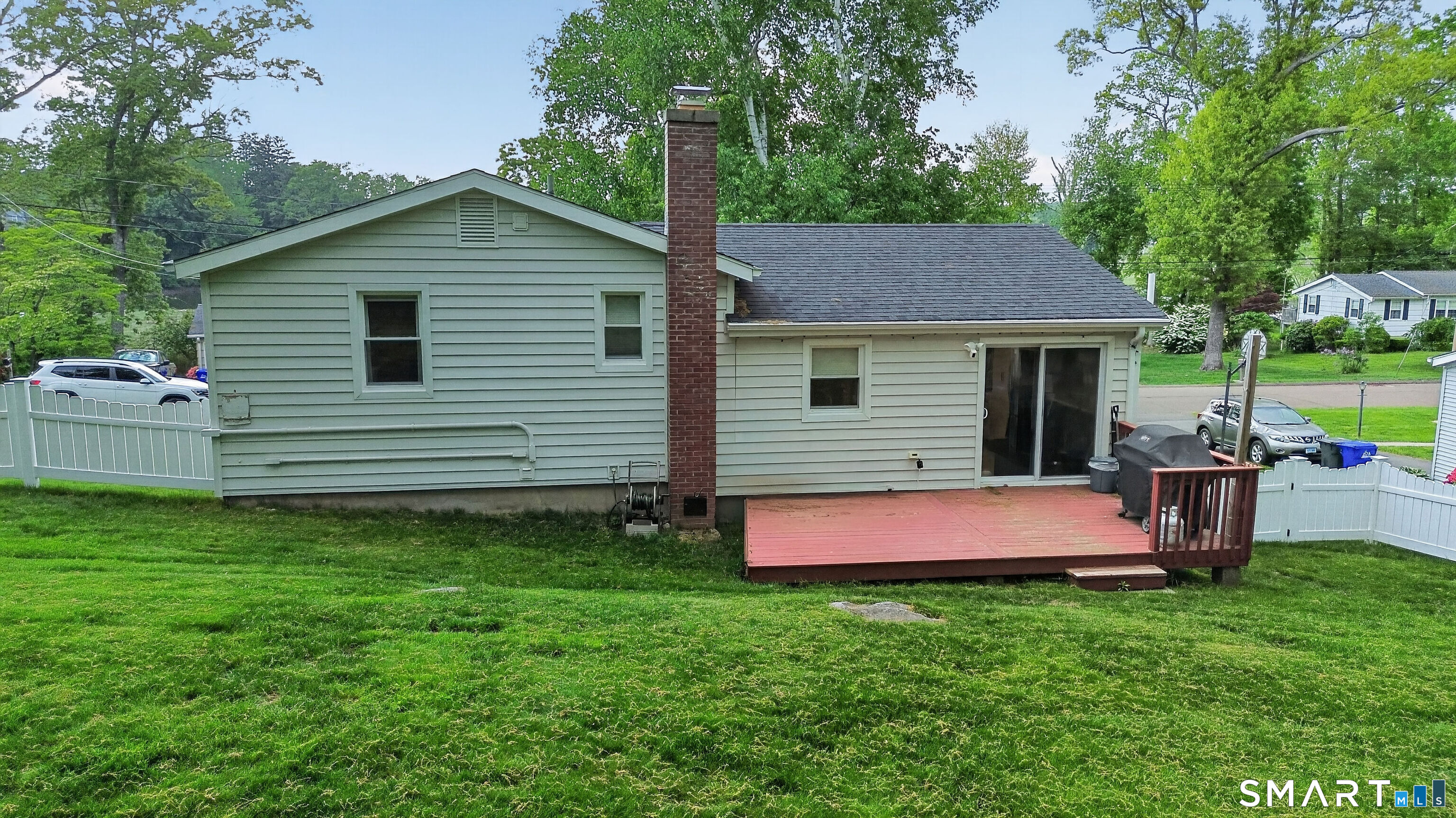 15 Riverside Drive Branford CT 06405