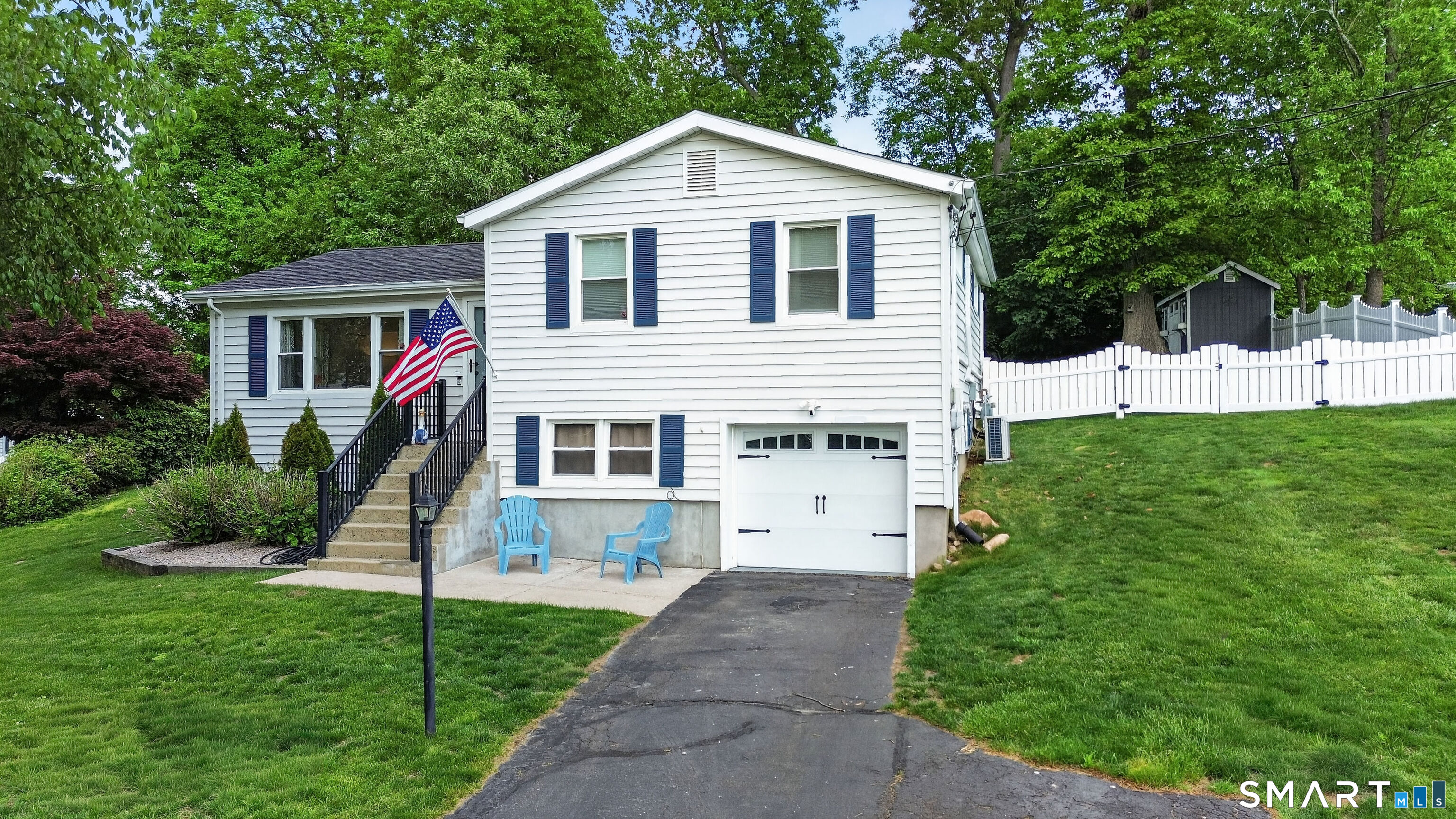15 Riverside Drive Branford CT 06405